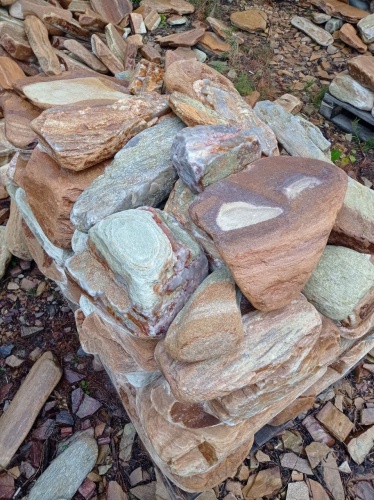 Златолит жёлтый, жёлто-зелёный глыбки и валуны для ланшафтного дизайна купить в Республике Алтай