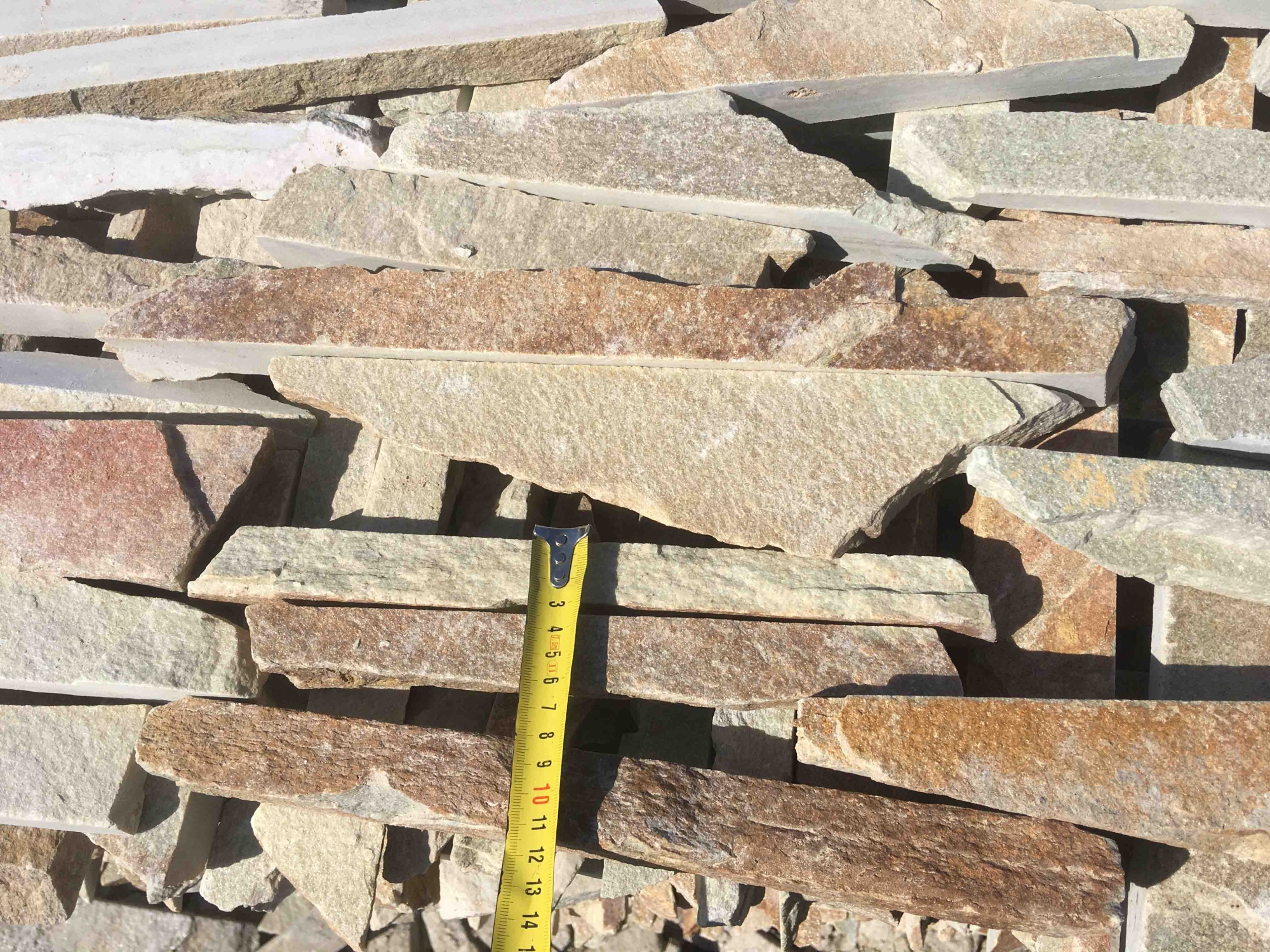 Горбушка златолит золотистый для облицовки купить в Республике Алтай