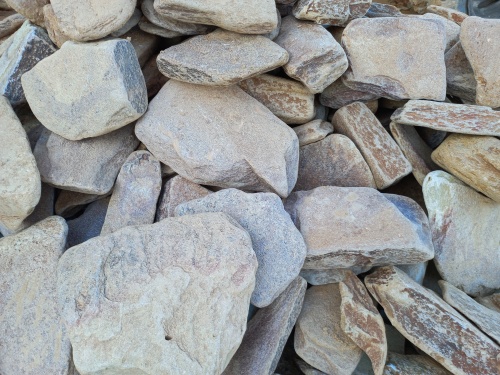 Златолит жёлтый, жёлто-зелёный глыбки и валуны для ланшафтного дизайна купить в Республике Алтай