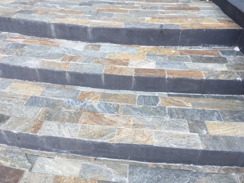 Плитка из Златолита Уральского для лестницы купить в Республике Алтай