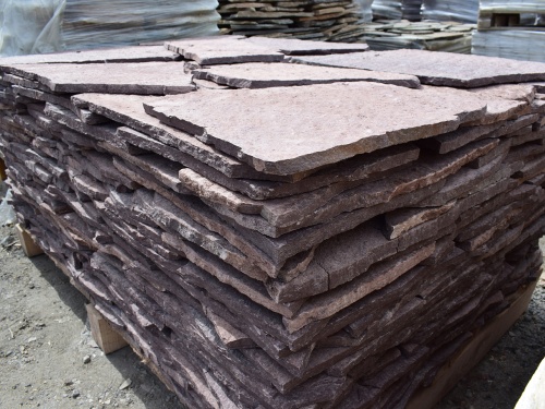 Плитняк лемезит бордовый для облицовки цоколя 20-25 мм  купить в Республике Алтай