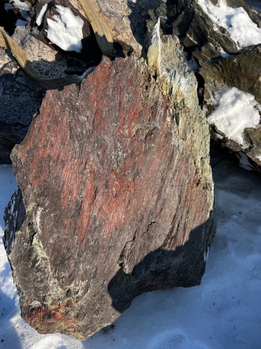 Ландшафтные глыбы красно-фиолетовые 200-1000 килограмм купить в Республике Алтай