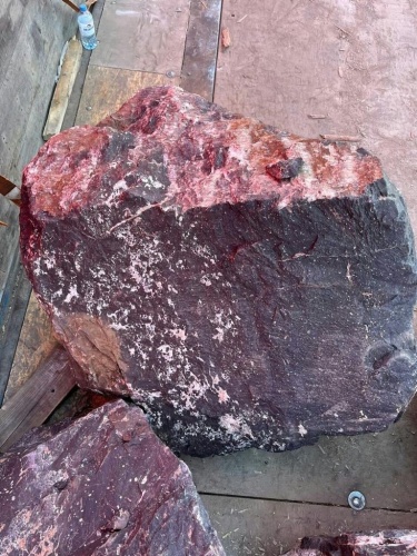 Камни для ландшафтного дизайна красно-фиолетовые 10-60 килограмм купить в Республике Алтай