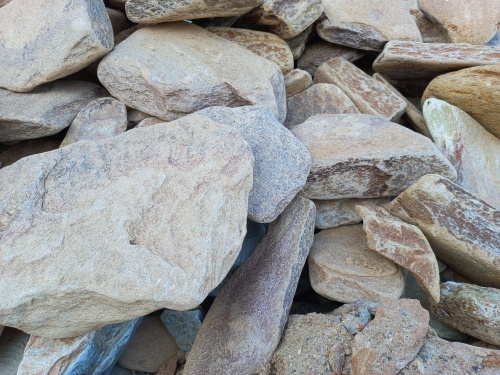 Златолит жёлтый, жёлто-зелёный глыбки и валуны для ланшафтного дизайна купить в Республике Алтай