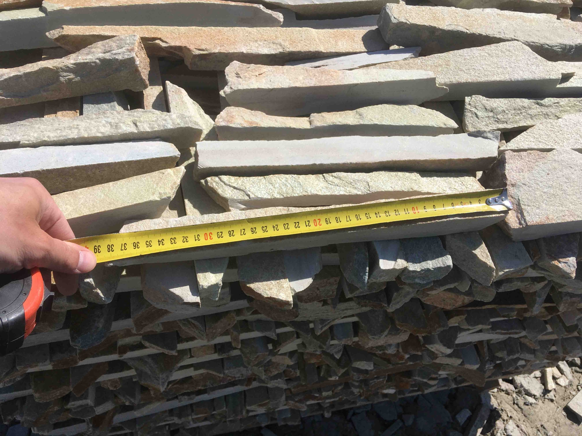 Горбушка златолит золотистый для облицовки купить в Республике Алтай