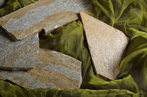 Плитняк златолит Уральский для цоколя, отмостки купить в Республике Алтай