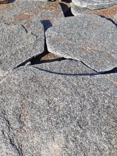 Златолит серебристый галтованный для лестниц купить в Республике Алтай