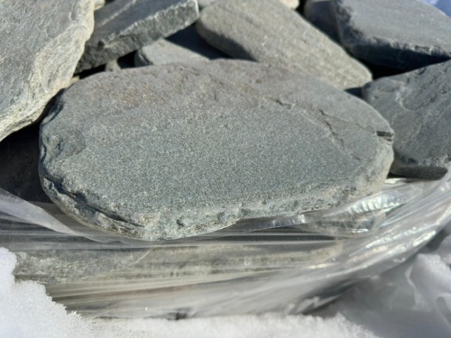 Плитняк златолит зелёный галтованный для мощения на бетон купить в Республике Алтай